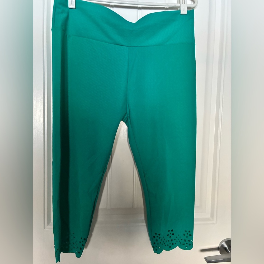 Guilty Women's Teal Laser Cut Scalloped Hem Capris